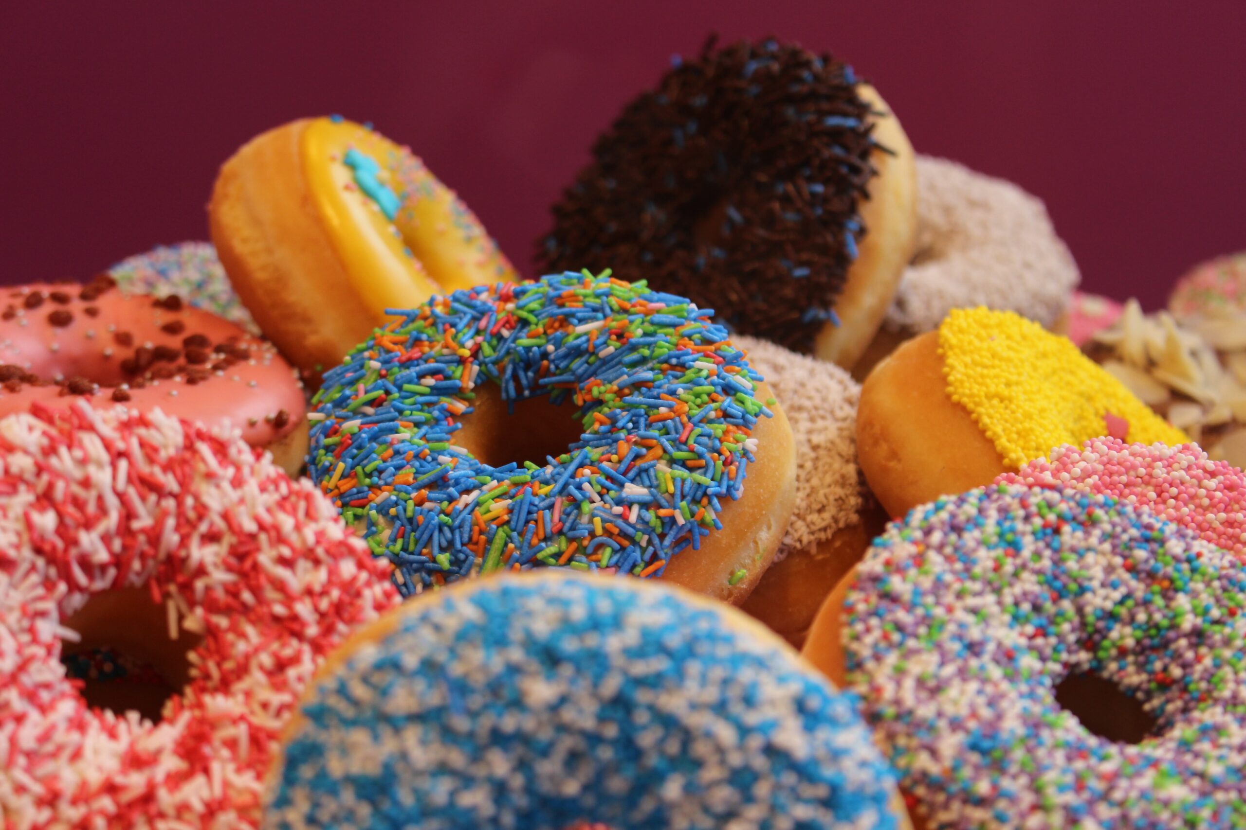Poradnik psychodietetyka – Jak uwolnić się od uzależnienia od słodyczy?